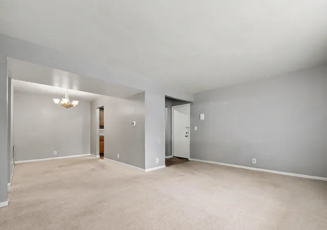 Listing Photo 4 - Condo for sale in building located at 3624 Lakeshore Dr, Saint Joseph, MI 49085 - Unit #H-1