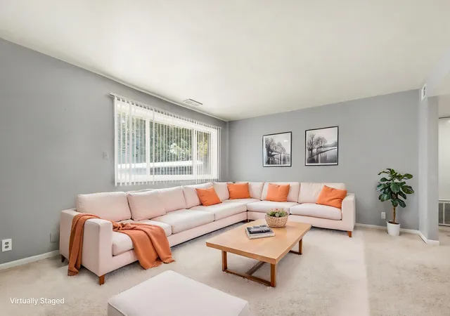 Listing Photo 5 - Condo for sale in building located at 3624 Lakeshore Dr, Saint Joseph, MI 49085 - Unit #H-1