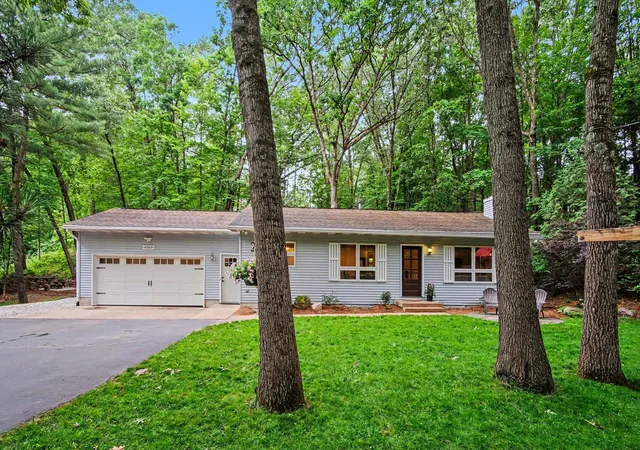 Photo 3 of Single family home for sale at 6069 Stout Crk Ave Ne, Belmont, MI 49306 | MLS# 65026037861 | Listing updated on 2026-09-28