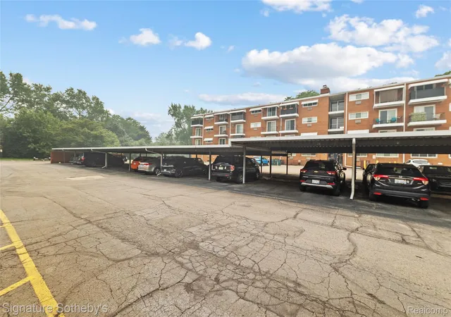 Photo 23 of Condo for sale at 2820 Woodslee Dr #205, Royal Oak, MI 48073 | MLS# 20261057115 | Listing updated on 2026-07-24