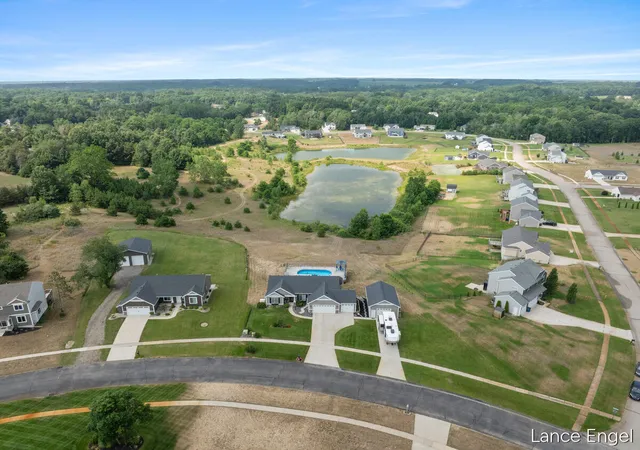 Photo 2 of Single family home for sale at 11797 Crystal Ridge Dr Ne, Sparta, MI 49345 | MLS# 65026037864 | Listing updated on 2026-09-19