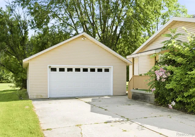 Photo 2 of Single family home for sale at 4181 Maes Dr, Port Huron, MI 48060 | MLS# 20261057117 | Listing updated on 2026-08-03