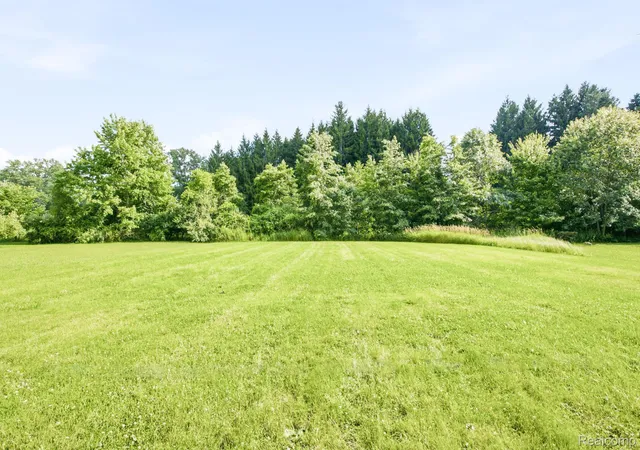 Photo 3 of Single family home for sale at 4181 Maes Dr, Port Huron, MI 48060 | MLS# 20261057117 | Listing updated on 2026-08-03