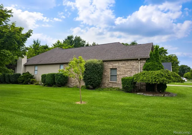 3rd image of 3391 N Burwick Dr, Port Huron, MI 48060 | MLS# 20261057120