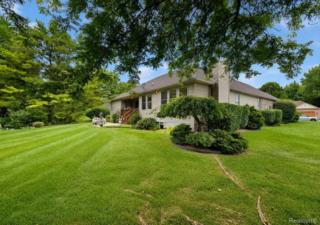 4th image of 3391 N Burwick Dr, Port Huron, MI 48060 | MLS# 20261057120