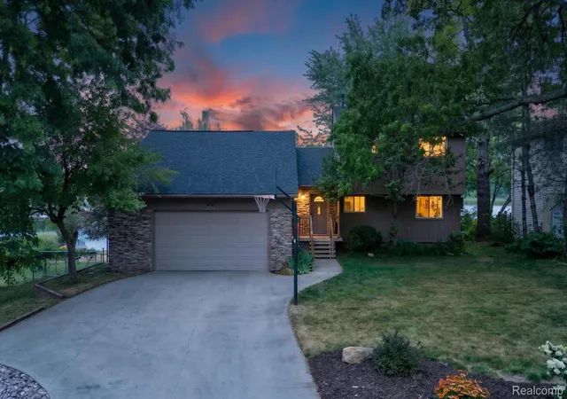 2nd image of 4341 Cornith Dr, Lake Orion, MI 48359 | MLS# 20261057128