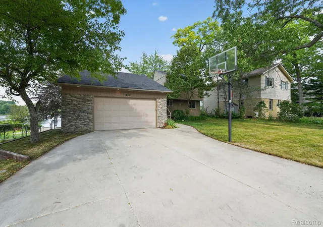 3rd image of 4341 Cornith Dr, Lake Orion, MI 48359 | MLS# 20261057128