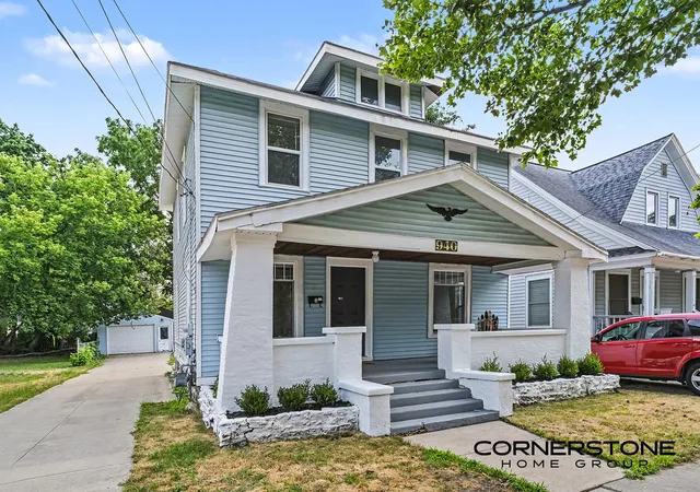 2nd image of 940 Chatham St Nw, Grand Rapids, MI 49504 | MLS# 65026037888