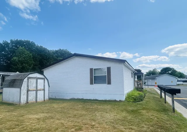 5th image of 1219 Royal Dr, Fremont, MI 49412 | MLS# 72026037881