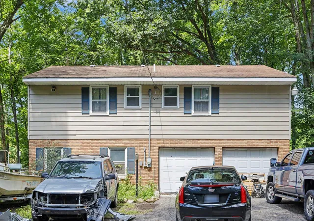 Photo 3 of Single family home for sale at 11091 West Dr N, Bellevue, MI 49021 | MLS# 64026037885 | Listing updated on 2026-09-14