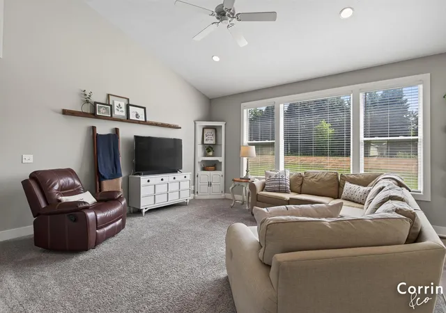 4th image of 1520 Shenandoah Dr, Zeeland, MI 49464 | MLS# 65026037889