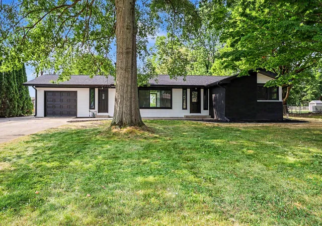 2nd image of 220 Pennbrook Trl, Battle Creek, MI 49017 | MLS# 66026037887