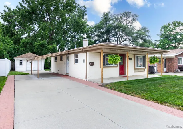 Photo 1 of Sale Pending at 20633 Lockwood St, Taylor, MI 48180 | MLS# 20261057144 | Listing updated on 2026-08-25