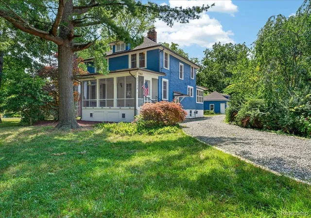 Photo 1 of Single family home for sale at 27108 E River Rd, Grosse Ile, MI 48138 | MLS# 20261057153 | Listing updated on 2026-10-04