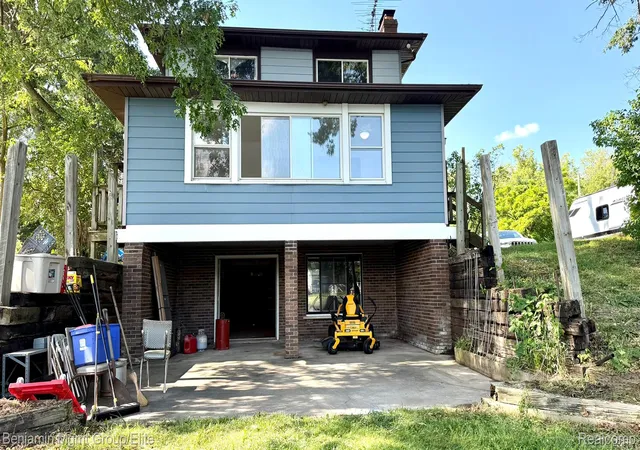 Photo 3 of Single family home for sale at 6764 Grand Beach Dr, Brighton, MI 48114 | MLS# 20261057154 | Listing updated on 2026-07-29