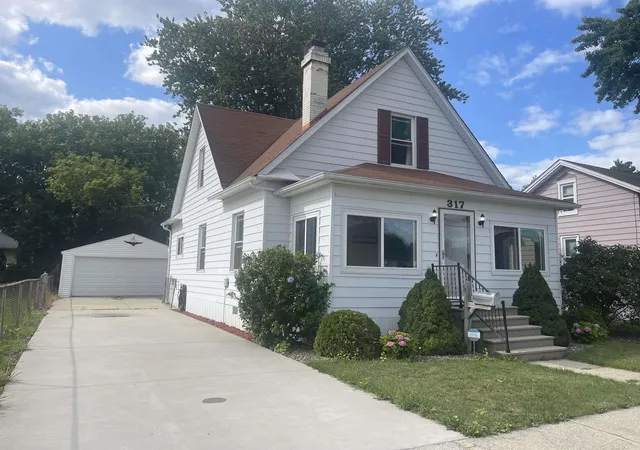 Photo 1 of Single family home for sale at 317 N Bates St, Saginaw, MI 48602 | MLS# 61050215893 | Listing updated on 2026-08-29