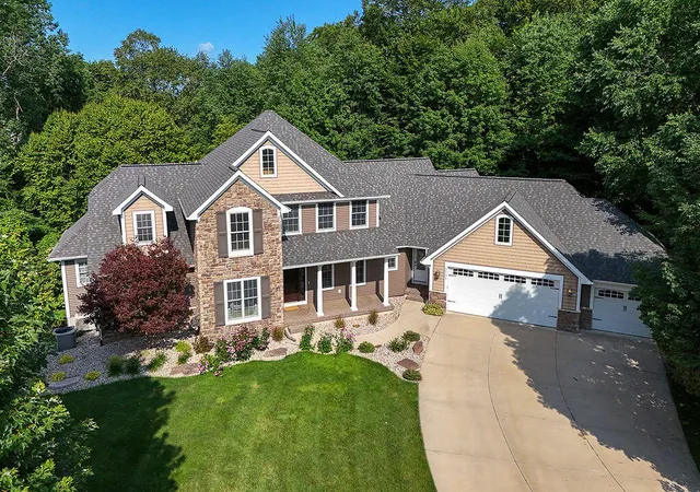 2nd image of 3703 Westbeech Ct, Hudsonville, MI 49426 | MLS# 65026037913