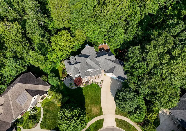 Photo 3 of Single family home for sale at 3703 Westbeech Ct, Hudsonville, MI 49426 | MLS# 65026037913 | Listing updated on 2026-09-17