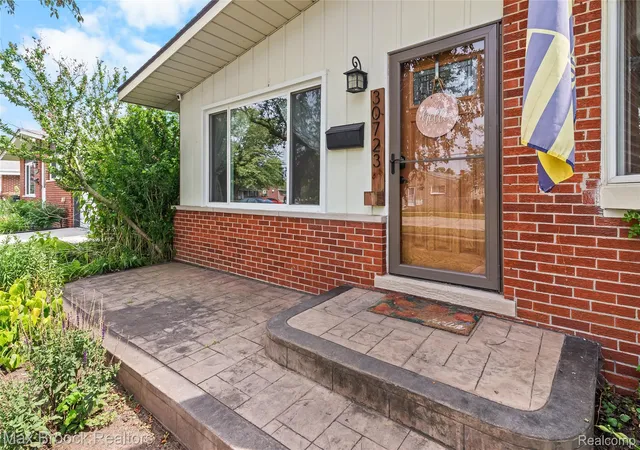 4th image of 30723 Lonnie Blvd, Westland, MI 48185 | MLS# 20261057175