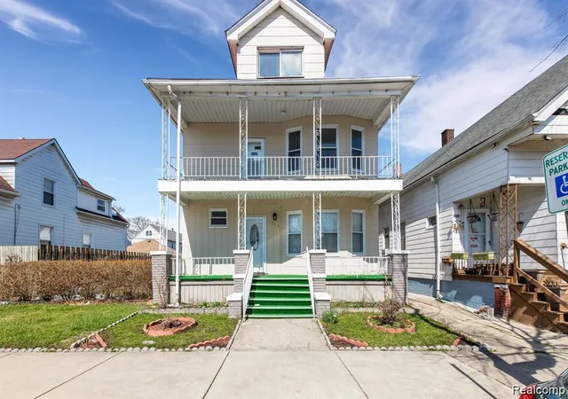 Listing Photo 1 - Condo for sale in building located at 3135 Belmont St, Hamtramck, MI 48212