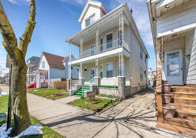 Listing Photo 3 - Condo for sale in building located at 3135 Belmont St, Hamtramck, MI 48212