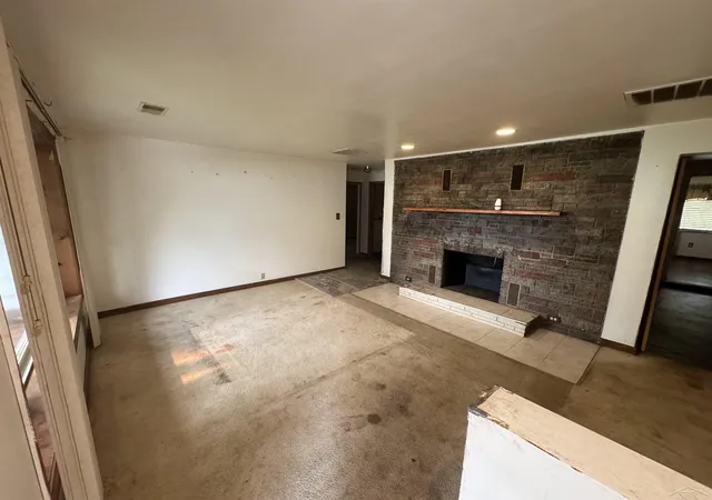 Photo 3 of Single family home for sale at 512 S 28th Street, Saginaw, MI 48601 | MLS# 61050215902 | Listing updated on 2026-07-23
