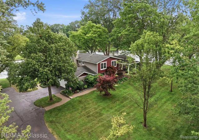 Photo 1 of Sale Pending at 3500 Raftwood Dr, Commerce Township, MI 48382 | MLS# 20261057204 | Listing updated on 2026-09-06