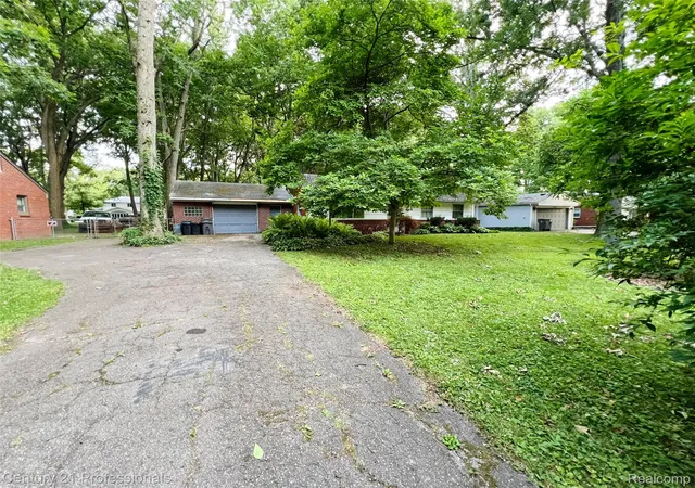 Photo 1 of Sale Pending at 21900 Ulrich St, Clinton Township, MI 48036 | MLS# 20261057206 | Listing updated on 2026-08-25