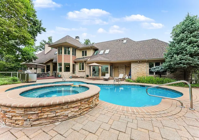 Photo 3 of Single family home for sale at 4911 Red Fox Run, Ann Arbor, MI 48105 | MLS# 81026037947 | Listing updated on 2026-07-25