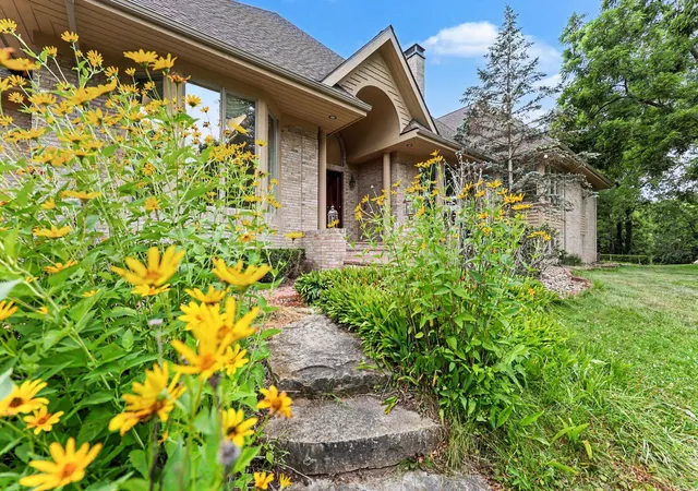 Photo 4 of Single family home for sale at 4911 Red Fox Run, Ann Arbor, MI 48105 | MLS# 81026037947 | Listing updated on 2026-07-25