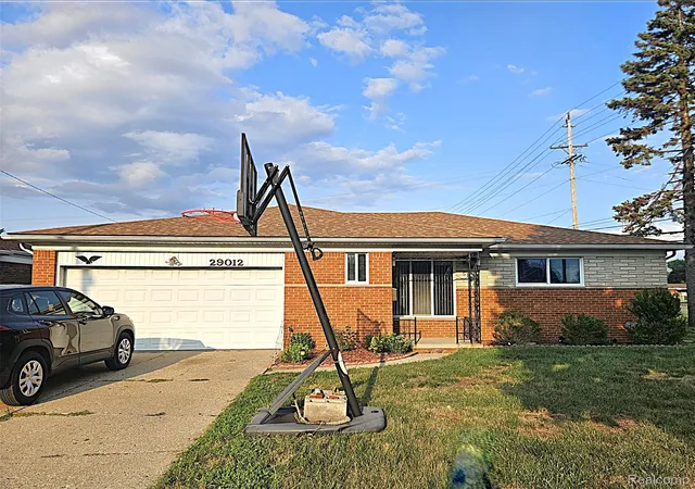 Photo 2 of Single family home for sale at 29012 James Dr, Warren, MI 48092 | MLS# 20261057215 | Listing updated on 2026-09-16