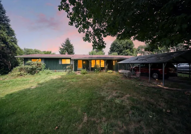 Photo 3 of Single family home for sale at 40516 County Rd 669, Decatur, MI 49045 | MLS# 69026037950 | Listing updated on 2026-08-14