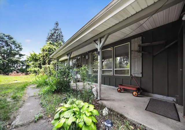 Photo 4 of Single family home for sale at 40516 County Rd 669, Decatur, MI 49045 | MLS# 69026037950 | Listing updated on 2026-08-14
