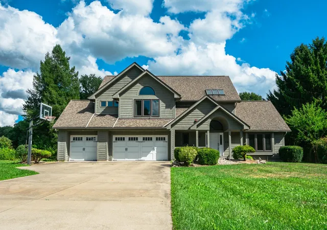 1st image of 135 Tiffany Ln, Battle Creek, MI 49015 | MLS# 64026037959
