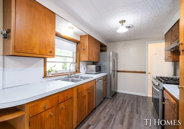 2nd image of 2215 Maguire Ave Ne, Grand Rapids, MI 49525 | MLS# 65026037963