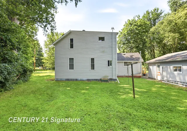 Photo 4 of Single family home for sale at 408 W Capitol St, Saginaw, MI 48604 | MLS# 61050215922 | Listing updated on 2026-08-30