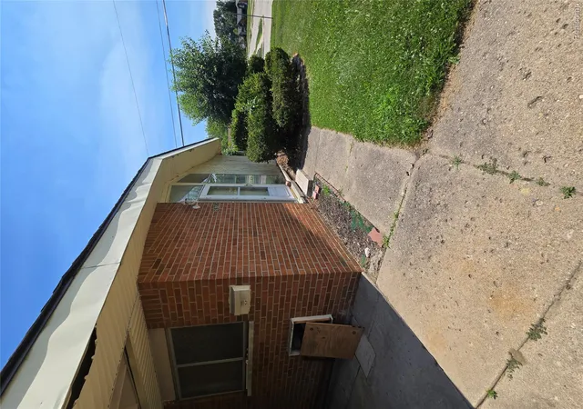 4th image of 29708 Fairfax St, Southfield, MI 48076 | MLS# 20261057230