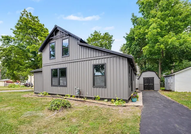Photo 1 of Single family home for sale at 216 W Cushman St, Three Rivers, MI 49093 | MLS# 68026037974 | Listing updated on 2026-09-02