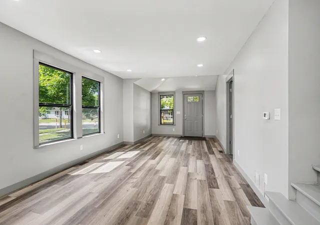 Photo 4 of Single family home for sale at 216 W Cushman St, Three Rivers, MI 49093 | MLS# 68026037974 | Listing updated on 2026-09-02