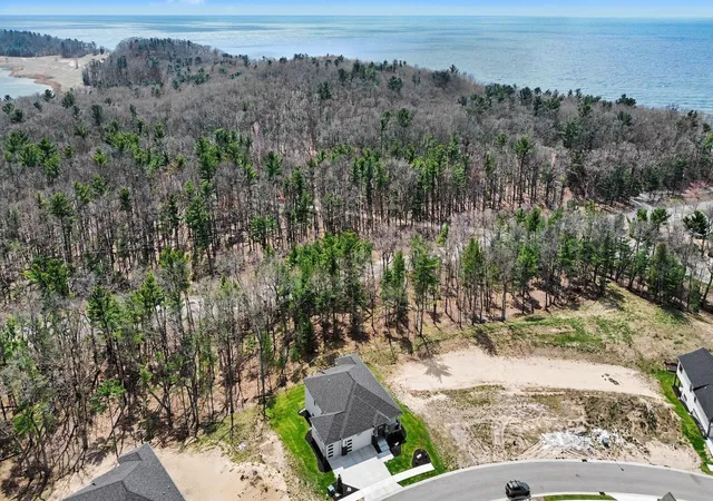 Photo 3 of Single family home for sale at 2897 Duneside Trl, Muskegon, MI 49441 | MLS# 71026037970 | Listing updated on 2026-07-23