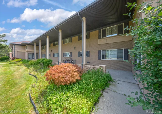 Photo 2 of Condo for sale at 2311 Walton Blvd #44, Rochester Hills, MI 48309 | MLS# 20261057237 | Listing updated on 2026-09-09