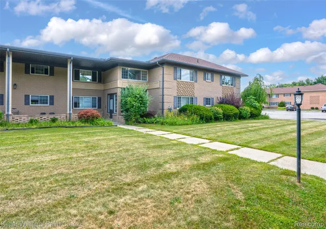 Photo 4 of Condo for sale at 2311 Walton Blvd #44, Rochester Hills, MI 48309 | MLS# 20261057237 | Listing updated on 2026-09-23
