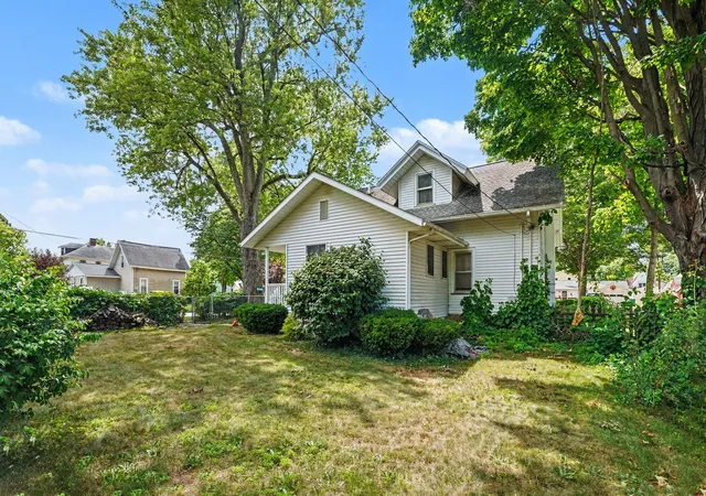3rd image of 601 Elm St, Three Rivers, MI 49093 | MLS# 68026037985