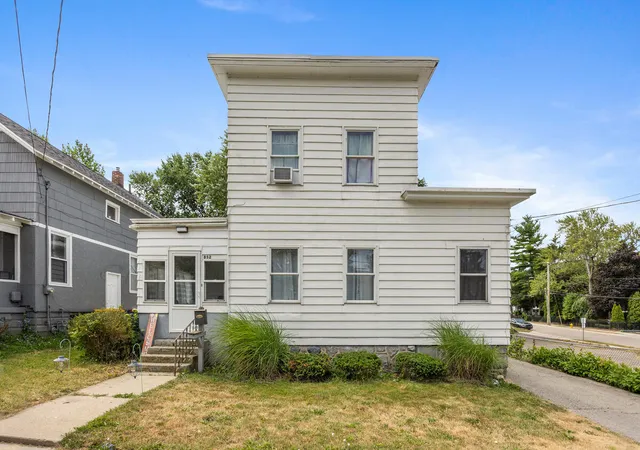 2nd image of 852 Leonard St Ne, Grand Rapids, MI 49503 | MLS# 65026037983