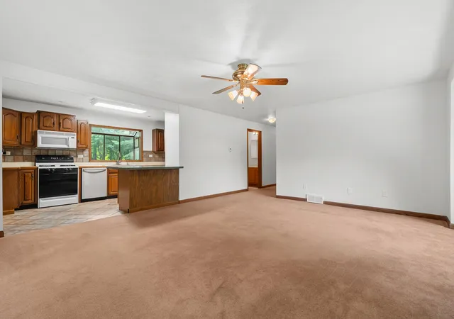5th image of 12876 Helmer Rd S, Battle Creek, MI 49015 | MLS# 64026037975