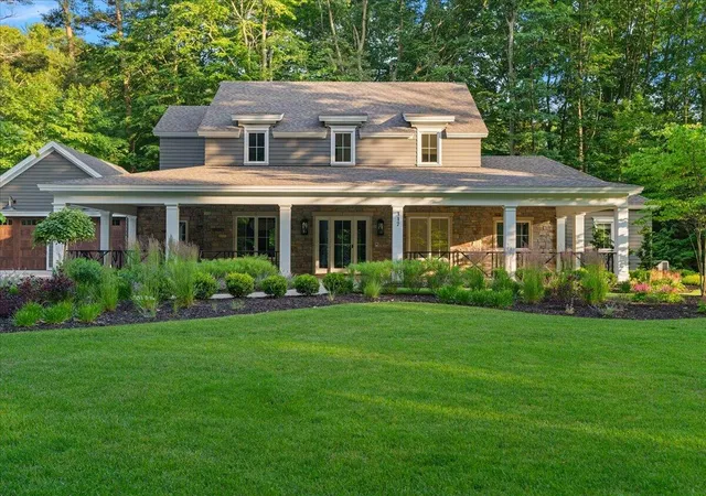 Photo 2 of Single family home for sale at 317 N Lakeshore Dr, Holland, MI 49424 | MLS# 71026037986 | Listing updated on 2026-08-12