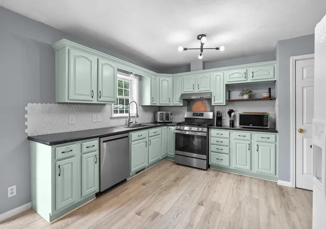 Photo 3 of Single family home for sale at 1138 Wintercherry Ln, Vicksburg, MI 49097 | MLS# 66026037978 | Listing updated on 2026-09-14