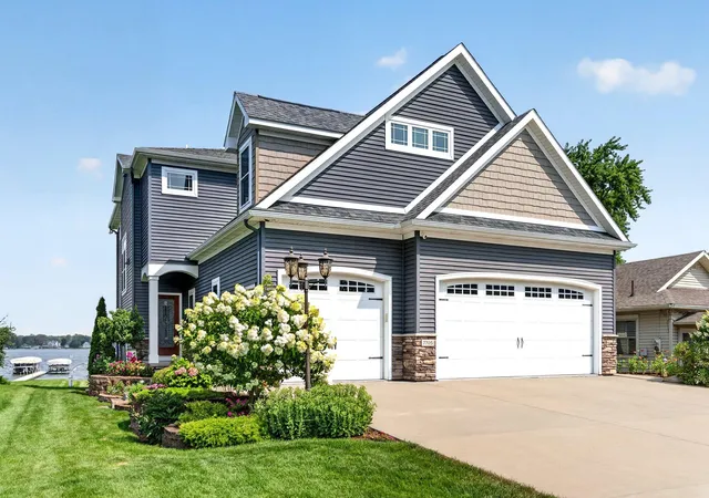 Photo 3 of Mansion for sale at 7705 S Indian Lake Dr, Vicksburg, MI 49097 | MLS# 66026037989 | Listing updated on 2026-09-08