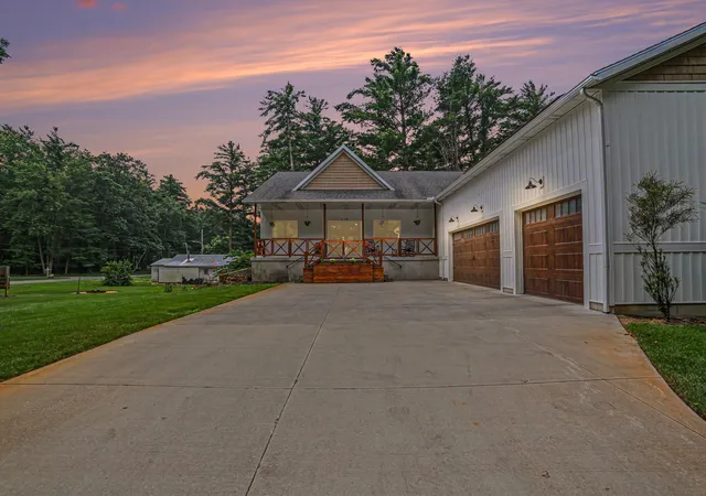 42nd image of 629 Sands St, Pentwater, MI 49449 | MLS# 67026037999