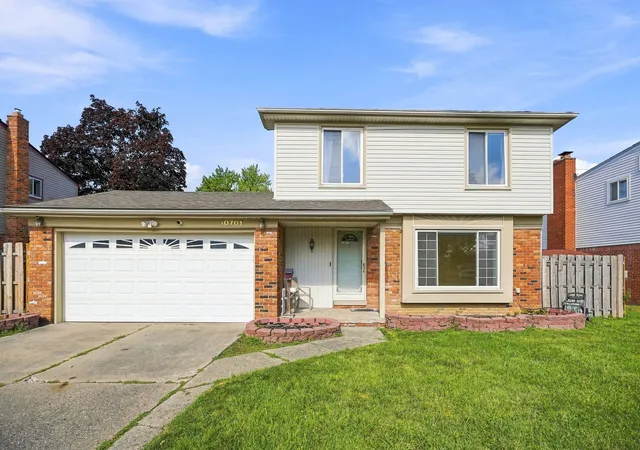 3rd image of 30701 Ventura St, Southfield, MI 48076 | MLS# 81026038004